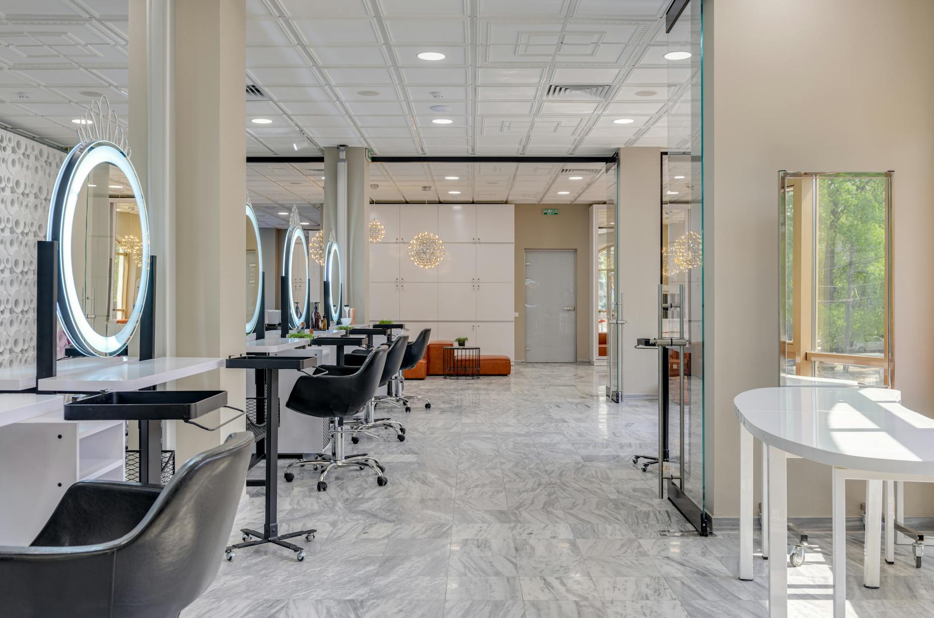 Heller, moderner Empfang im Beauty Studio Maria